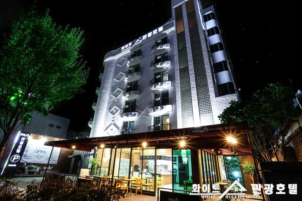 White Tourist Hotel Jeonju Exterior foto